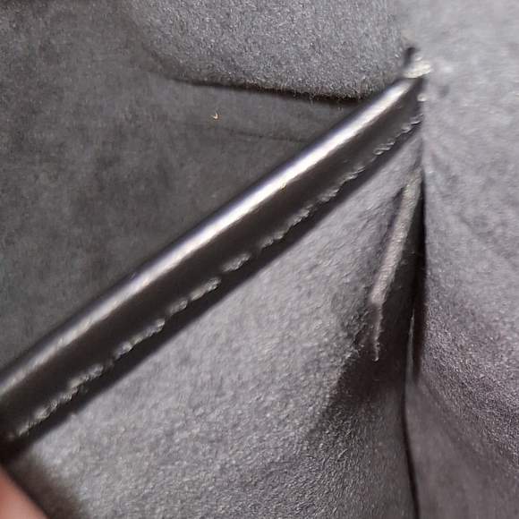 Louis Vuitton Black Epi Leather Shoulder Bag - Picture 5 of 10